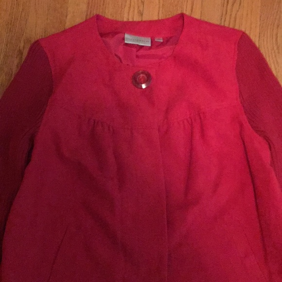 Woman’s jacket - Picture 2 of 3